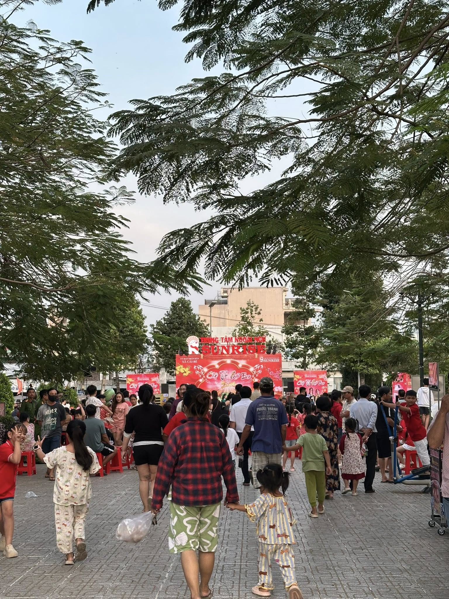 Người dân miền Tây